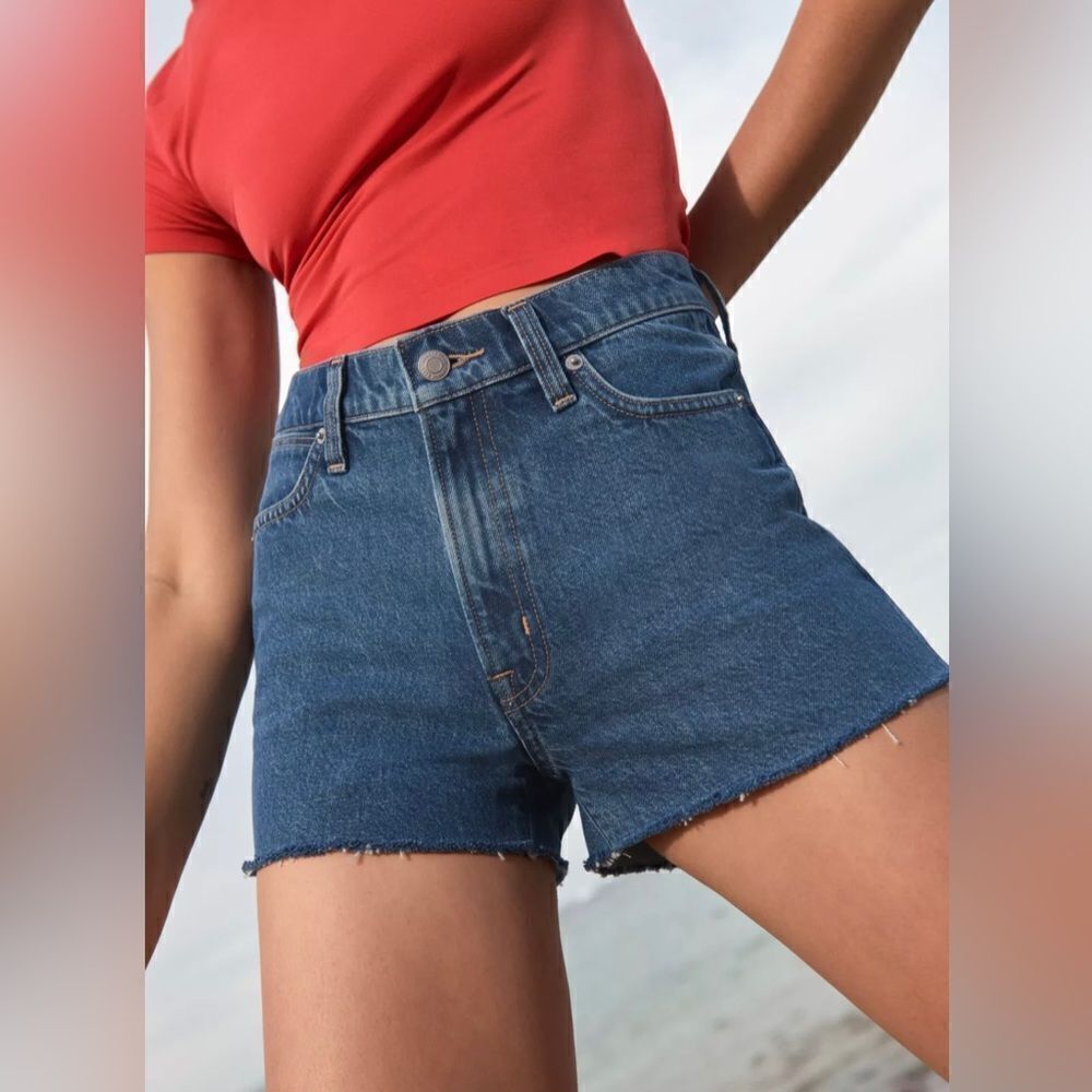 Aritzia Sunday Best 90's Medium Blue Cut Off Max Mid Rise Denim Shorts Size 28